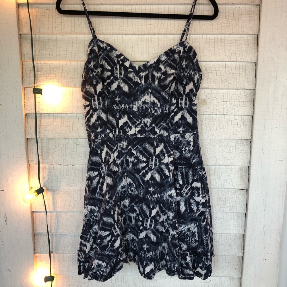 💸Aeropostale Blue and White Batik Skater Mini
